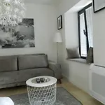 Rose Downtown * بودغوريتْسا