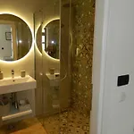 Rose Downtown * بودغوريتْسا