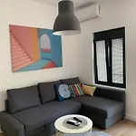 Rose Downtown شقة بودغوريتْسا